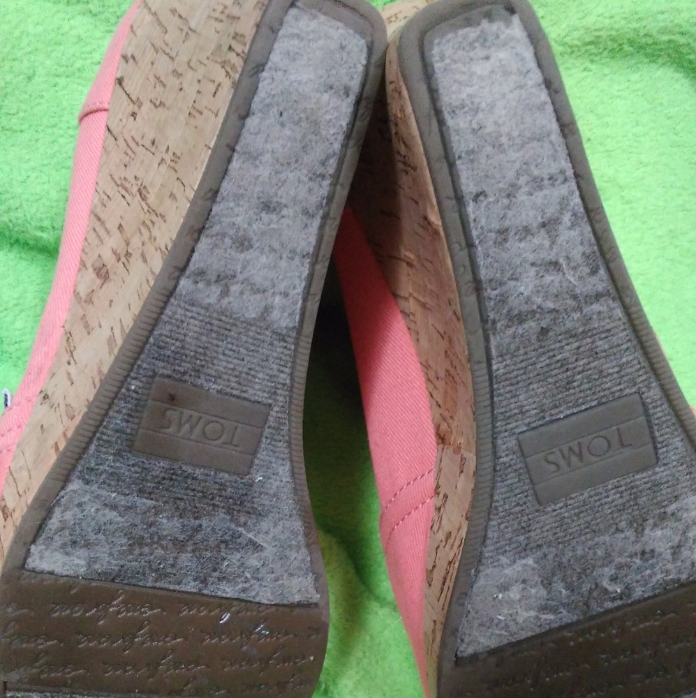 Tom's Wedges - Picture 4 of 4
